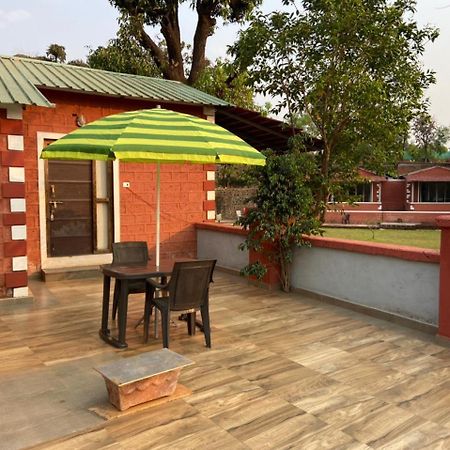 Hotel River Orchid Resort Satara Luaran gambar