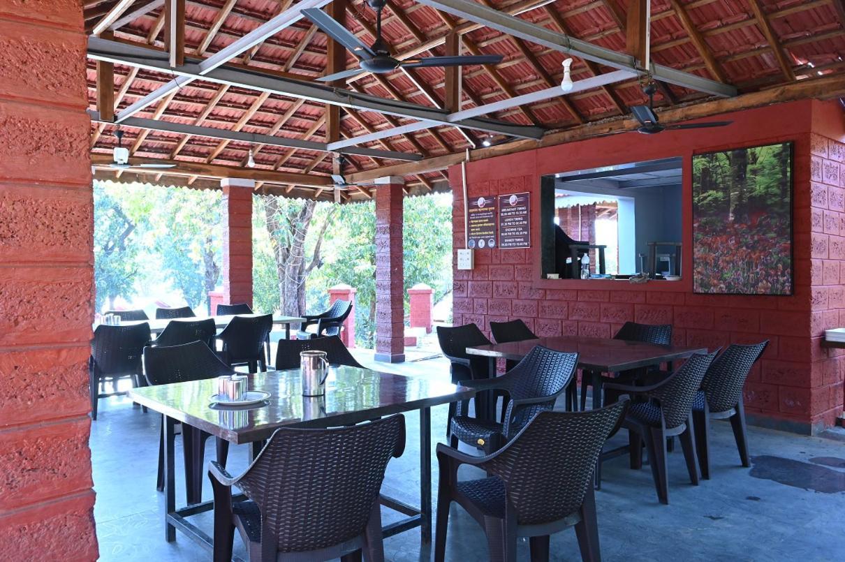 Hotel River Orchid Resort Satara Luaran gambar