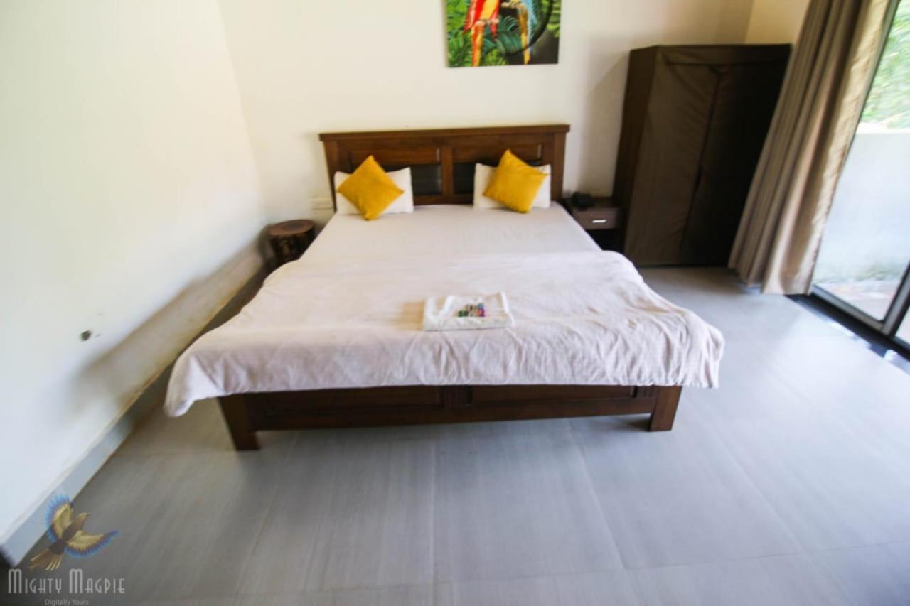 Hotel River Orchid Resort Satara Luaran gambar
