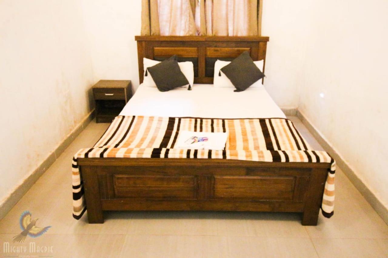 Hotel River Orchid Resort Satara Luaran gambar