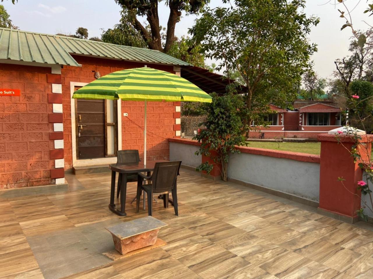 Hotel River Orchid Resort Satara Luaran gambar